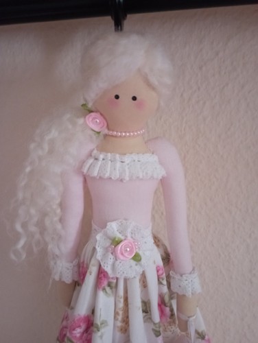 Handgefertigte deko stoffpuppe - handgefertigte, deko-stoffpuppe